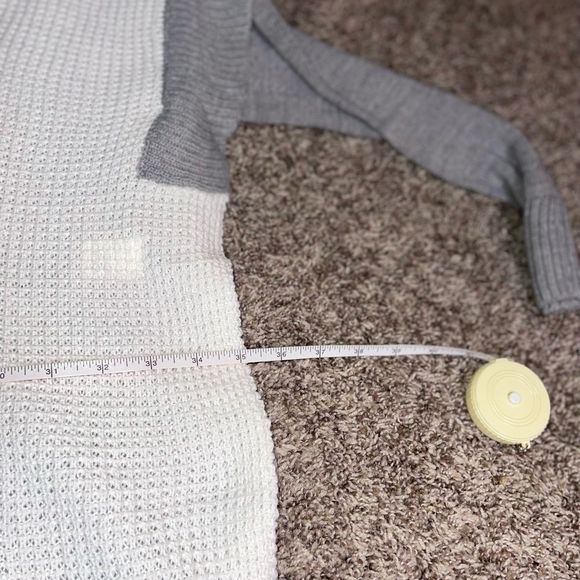 LA CLASSE COUTURE Kiara Poncho Size M/L - Picture 15 of 16